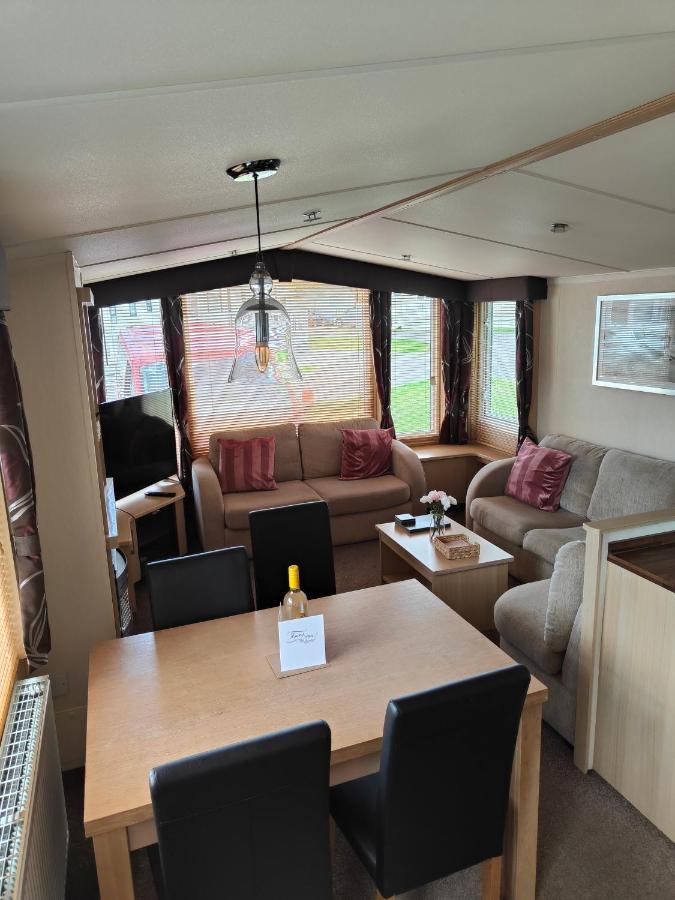 Holiday Home Sleeps Six Saint Leonards Exterior photo